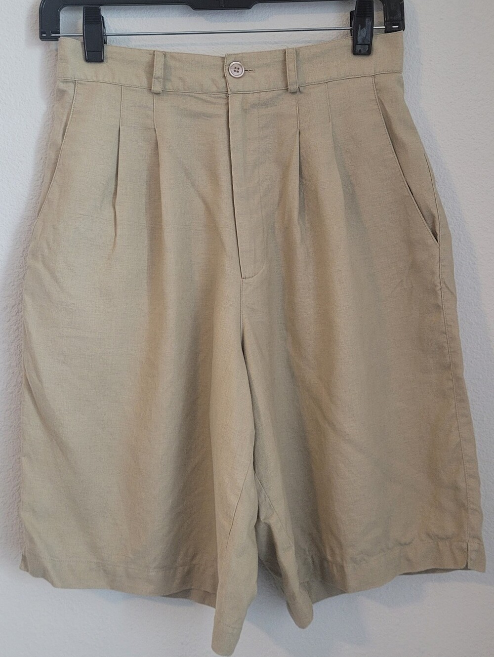 Vintage Silk Club Collection 100% Linen Pleated Bermuda Shorts Beige Tan Med